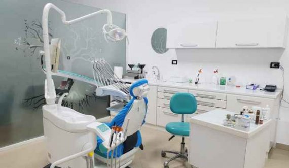 3-vjeçari vdes gjatë një kontrolli rutinë tek dentisti