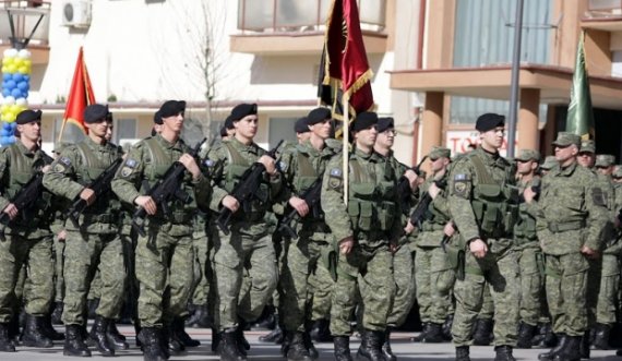 SHBA dhe Turqia armatosin ushtrinë e Kosovës