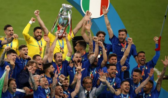 Mancini: Botërorin në Katar e fiton Italia ose Spanja