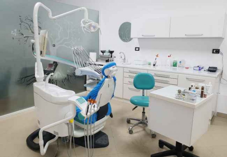 3-vjeçari vdes gjatë një kontrolli rutinë tek dentisti