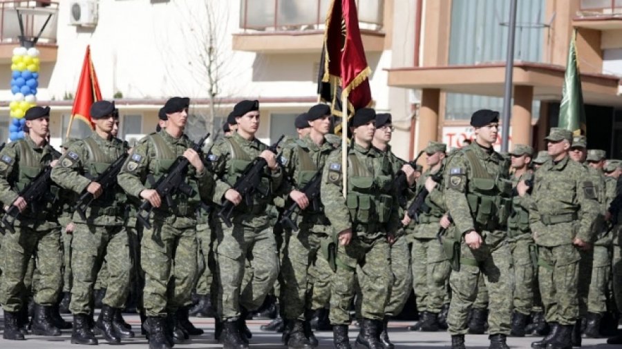 SHBA dhe Turqia armatosin ushtrinë e Kosovës