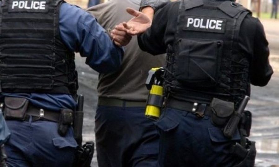 Policia arreston një shtetas jordanez në Prizren, dyshohet për kontrabandë më emigrantë