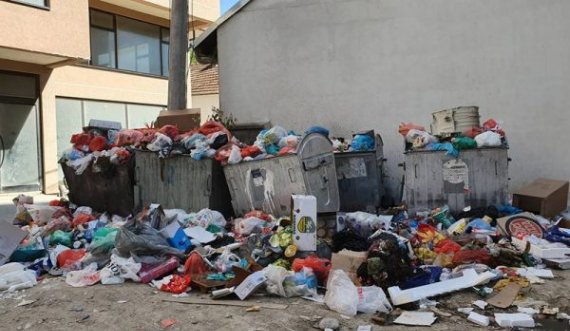 Arrestohet një person në Ferizaj, ua vë flakën kontonjerëve të mbeturinave