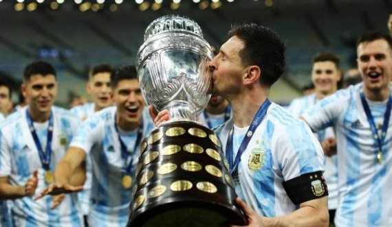Ish-ylli i Argjentinës: Messi s’do të jetë kurrë si Maradona, edhe nëse e fiton Kupën e Botës 4 herë