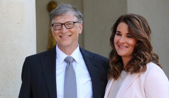 Bill Gates i penduar pas divorcit
