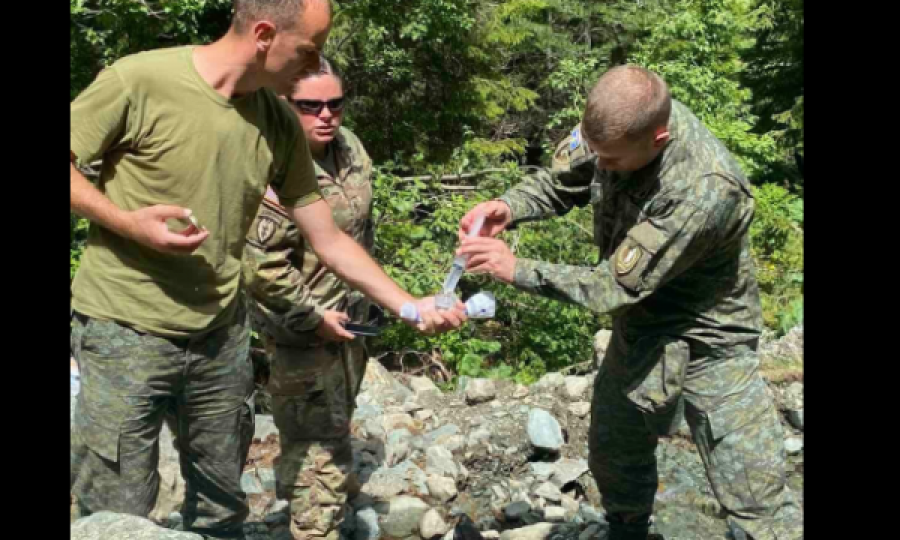 Ushtarët amerikanë iu dalin në ndihmë atyre të FSK-së në Deçan