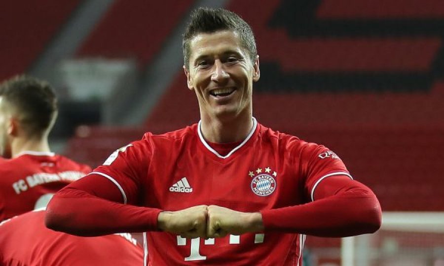 Man City e monitoron situatën e Lewandowskit