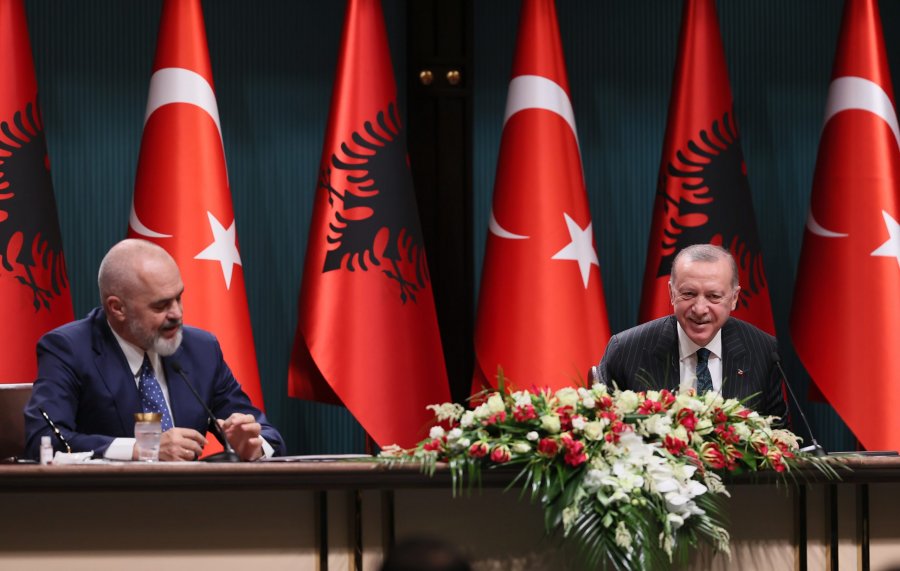 Presidenti turk Erdogan,Kryeministri shqiptar Rama dhe miqësia shqiptaro-turke