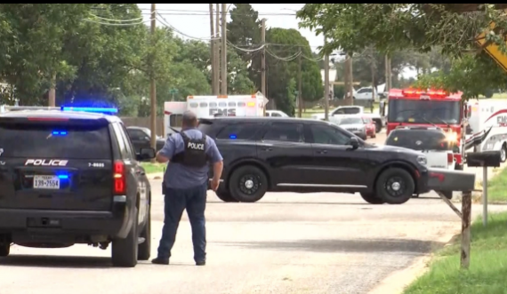 Sulmohet policia në Teksas: Vritet 1 oficer, 4 të tjerë plagosen