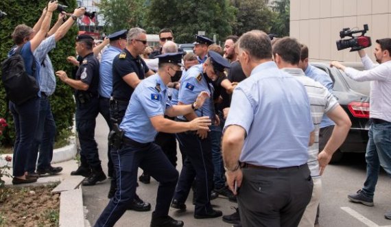 Pas reagimeve, Qeveria del me deklaratë për arrestimin e zyrtarëve të PSD-së