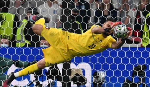 Donnarumma e bën tatuazh trofeun e Euro 2020