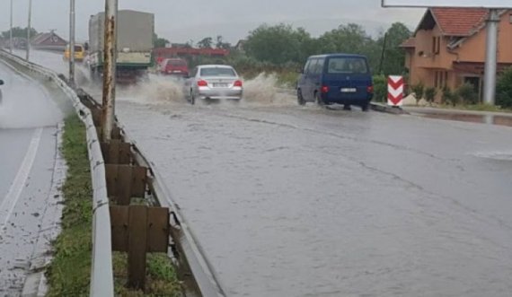 Lutfi Haziri aktivizon shtabin emergjent, pas reshjeve të mëdha të shiut në Gjilan