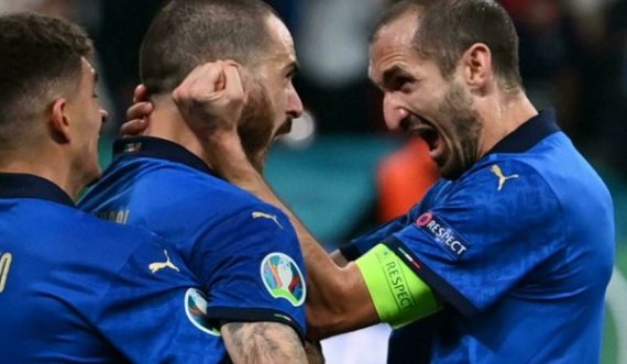 Bonucci e Chiellini tallen me anglezët: A doni makarona?