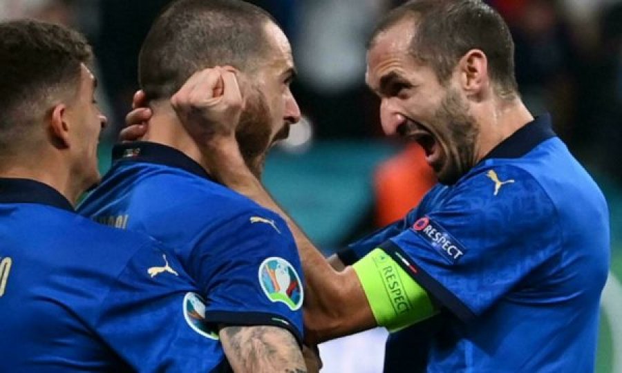 Bonucci e Chiellini tallen me anglezët: A doni makarona?