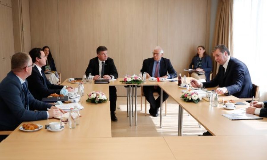 Takimi i radhës Kurti-Vuçiq në Bruksel, çfarë u tha e çfarë pritet të diskutohet?