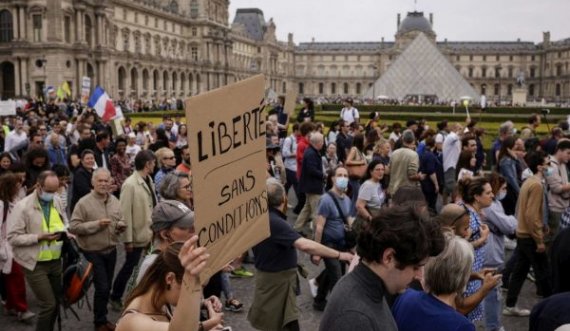 Kundër vaksinimit të detyrueshëm, nuk ndalen protestat në Francë