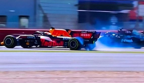 Hamilton nxjerr jashtë Verstappenin, gara nis nga e para