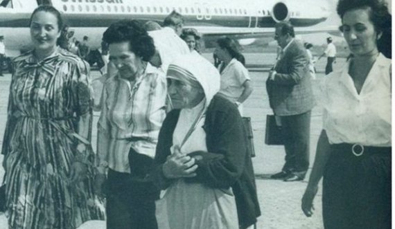 Dokumentet sekrete për kërkesën e Nënës Terezë për ta vizituar Shqipërinë