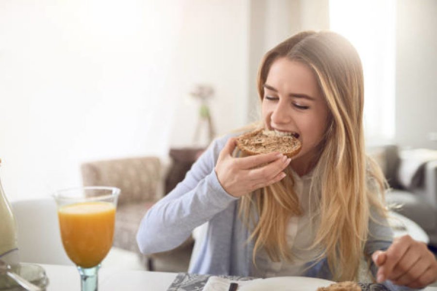 Çfarë ndodh me trupin tuaj nëse ndaloni së ngrëni bukë?