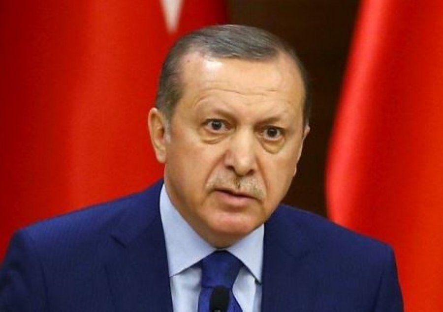 Erdogan viziton Qipron, sulmon “armiqtë e qipriotëve turq”