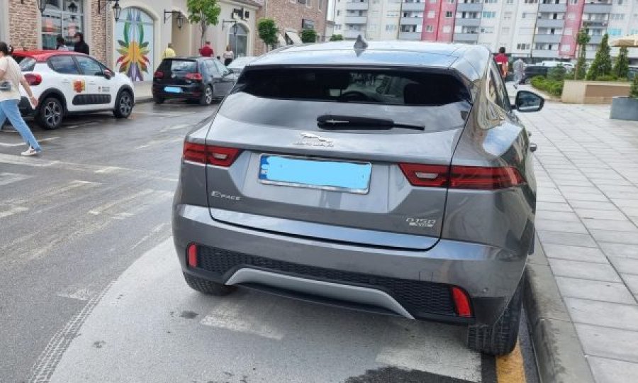 Gjobitet qytetari për parking të parregullt në Ferizaj