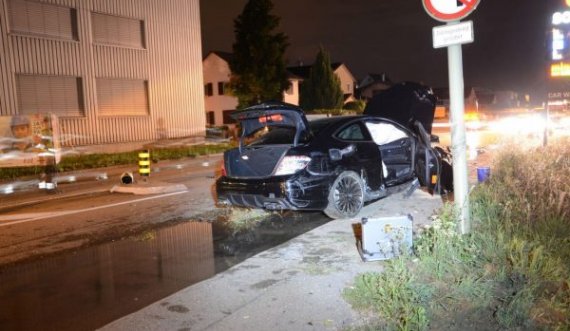  Rrezikoi jetën e pasagjeres duke shkaktuar vetaksident, kosovari dënohet me dëbim nga Zvicra 