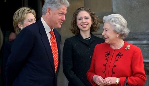 Dokumentet britanike: Clintoni e refuzoi çajin me Mbretëreshën Elizabetë