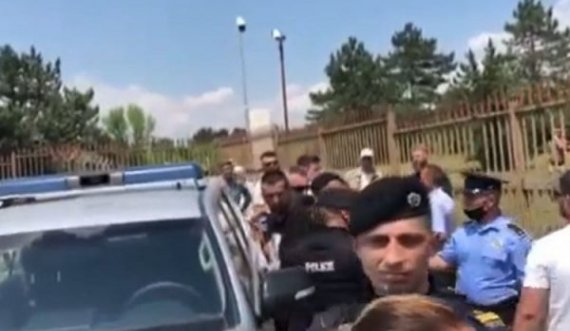 “Do ta lajmë Kosovën me gjak”, dënohet malazezi dhe i ndalohet hyrja në Kosovë për pesë vjet