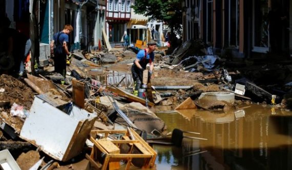 Zyra e Kryeministrit ngushëllon familjet e dy kosovarëve që vdiqën në përmbytjet në Gjermani