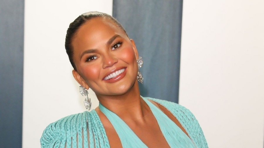 Pas akuzave për ngacmim, Chrissy Teigen distancohet nga rrjetet sociale: Dua të jetoj jetën time 