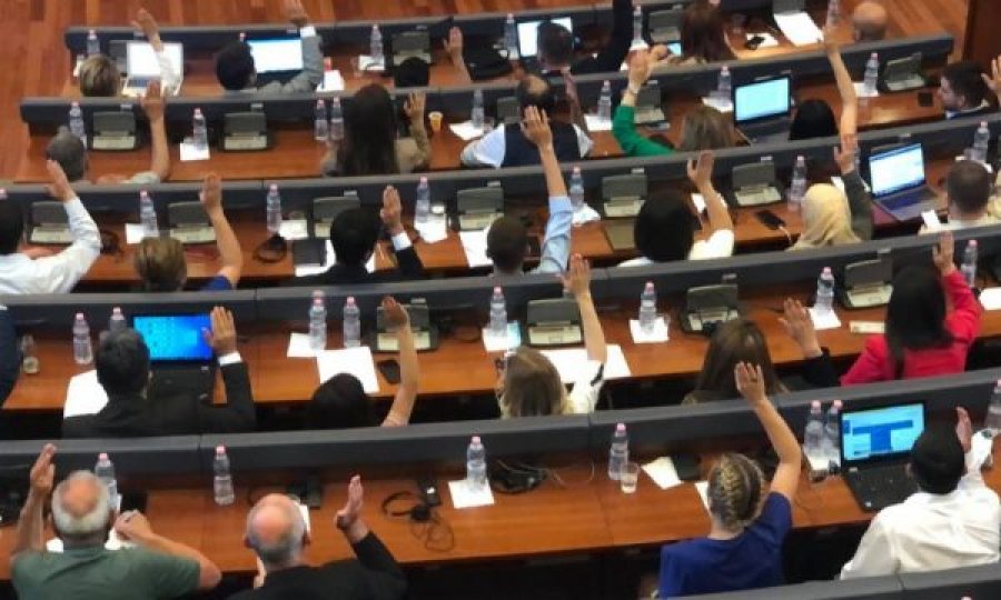Demagogët e ulur në parlament vetëm po e zhvatin  qytetarin e Kosovës