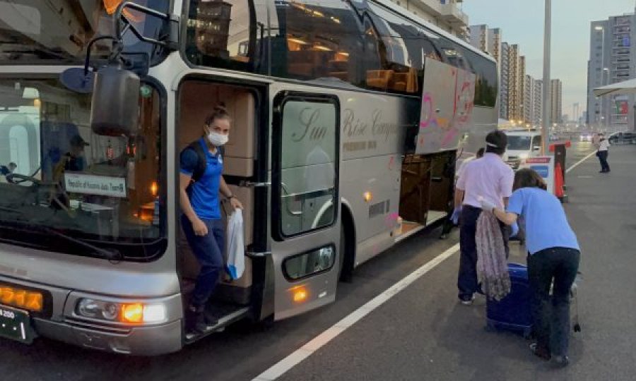  Ekipi i xhudos arrin në Fshatin Olimpik të Tokios 