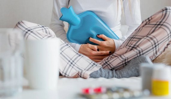 Mjafton një qepë për t’u qetësuar nga dhimbjet e bezdisshme menstruale