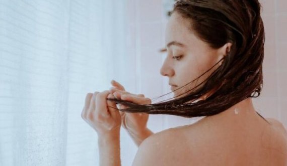 Studimi tregon a ka problem nëse e lani trupin me shamponin e flokëve
