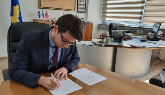  Ministri Murati nënshkruan Marrëveshje prej 15 milionë euro me Bankën Botërore 
