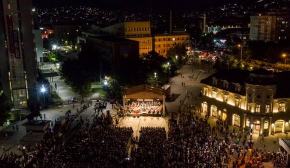 Zyrtare: Këngëtari me famë botërore zbret me 7 gusht në sheshin Skënderbeu në Prishtinë 