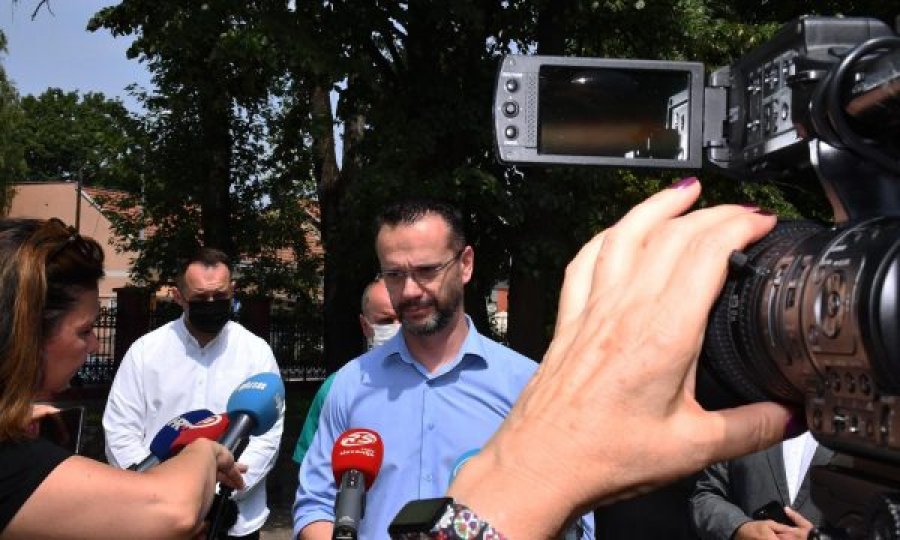 Ambasadori i Kosovës në Kroaci u përlot pasi mbërriti në spitalin ku po trajtohen të lënduarit nga aksidenti fatal