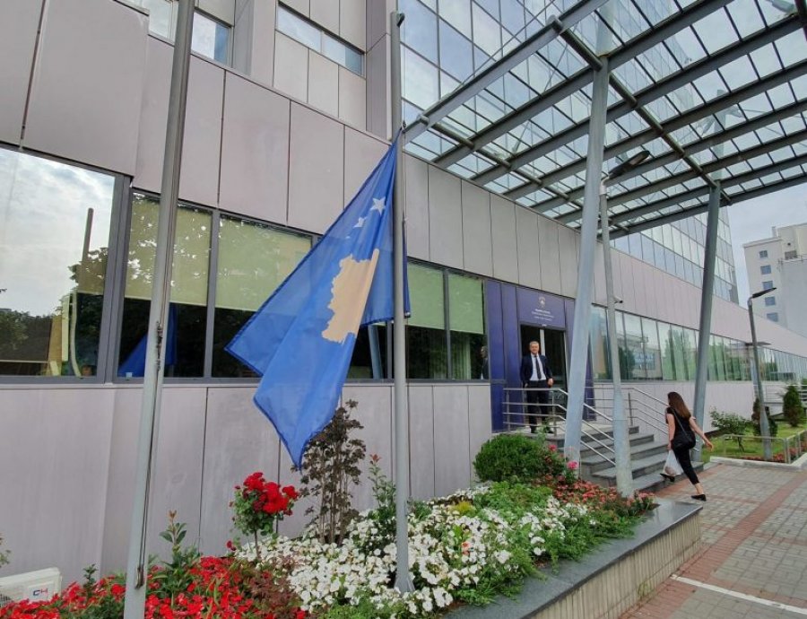  ​Flamuri i Kosovës ulet në gjysmë shtizë në nder të viktimave të aksidentit në Kroaci 
