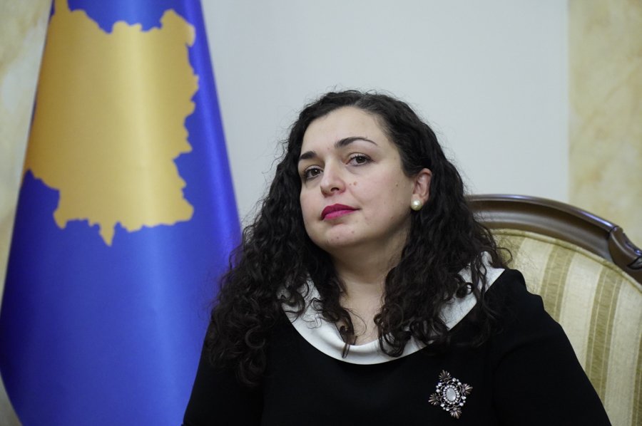  Vjosa Osmani: Nora Gjakova i solli Kosovës dritë, në këtë die zie 