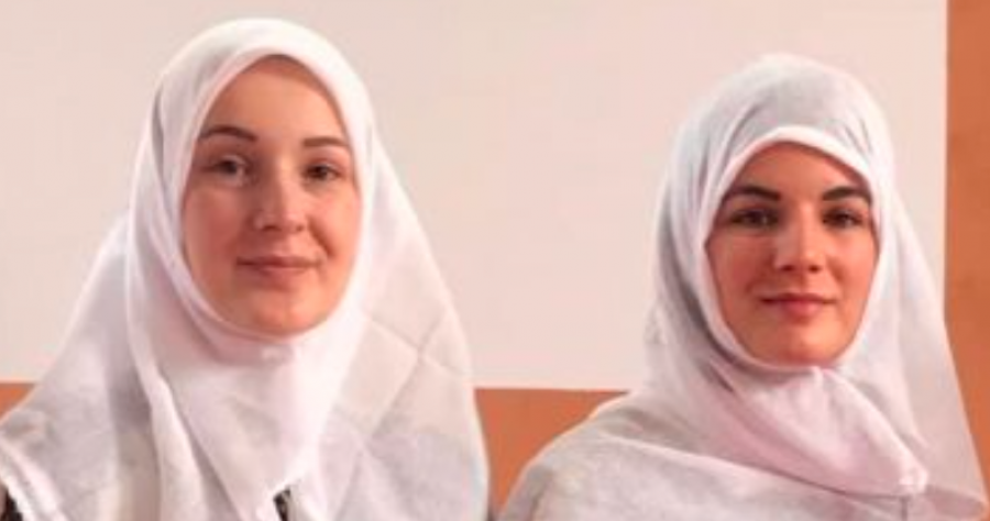 Dy franceze konvertohen në fenë islame në xhaminë e fshatit Strellc i Epërm në Deçan