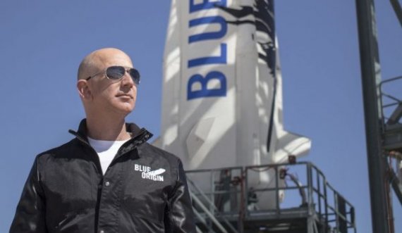  Bezosi ia ofron NASA-s 2 miliardë dollarë për kontratën e misionit në Hënë 