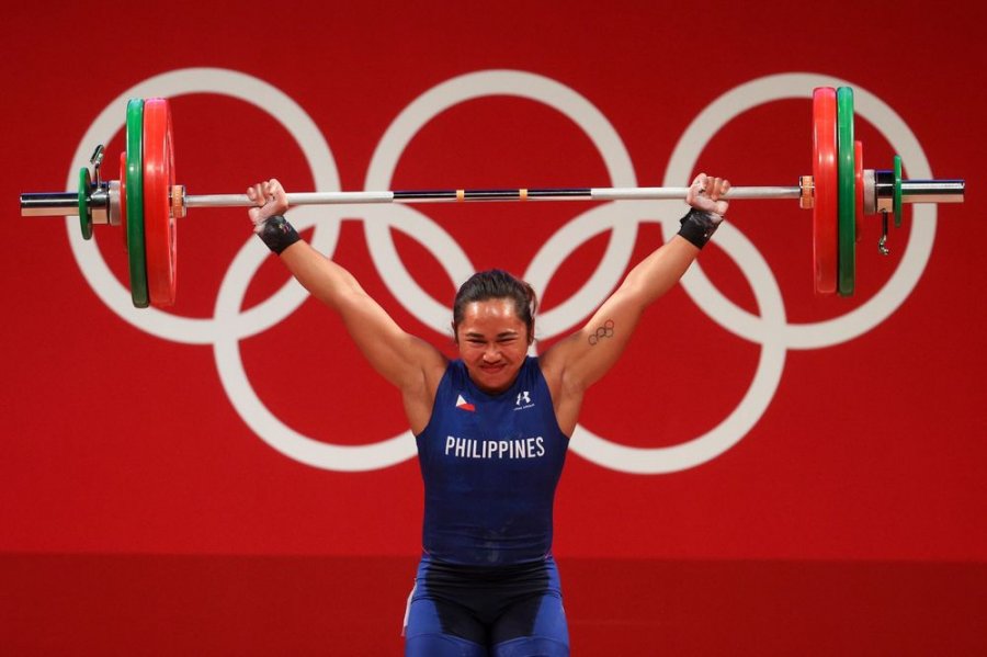 Fitoi medaljen e parë të artë në histori të Filipineve, shpërblim i madh monetar për Hidilyn Diaz