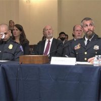 Trazirat në Kapitol, policët dëshmojnë mes lotëve tmerrin e përjetuar