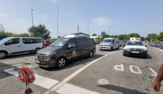  Pronari i kompanisë së funeraleve: Trupat e viktimave s’arrijnë në Kosovë edhe një orë 