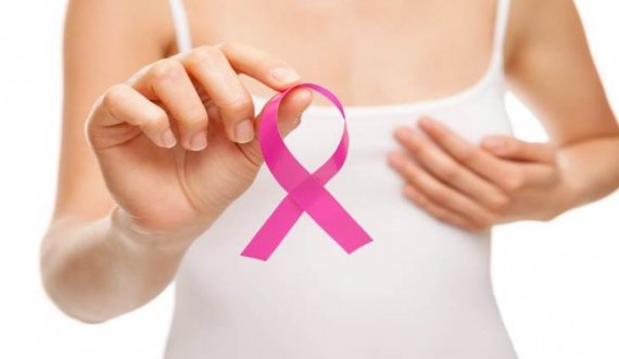Ushqimet që e parandalojnë kancerin e gjirit