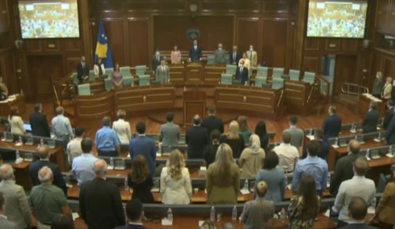  Kuvendi nis punimet me një minutë heshtje për viktimat e aksidentit në Kroaci 