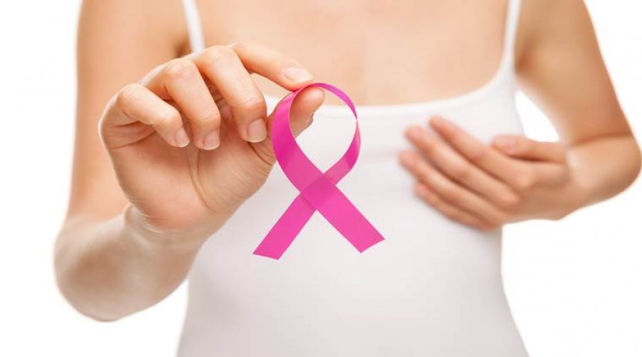 Ushqimet që e parandalojnë kancerin e gjirit