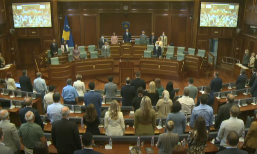  Kuvendi nis punimet me një minutë heshtje për viktimat e aksidentit në Kroaci 