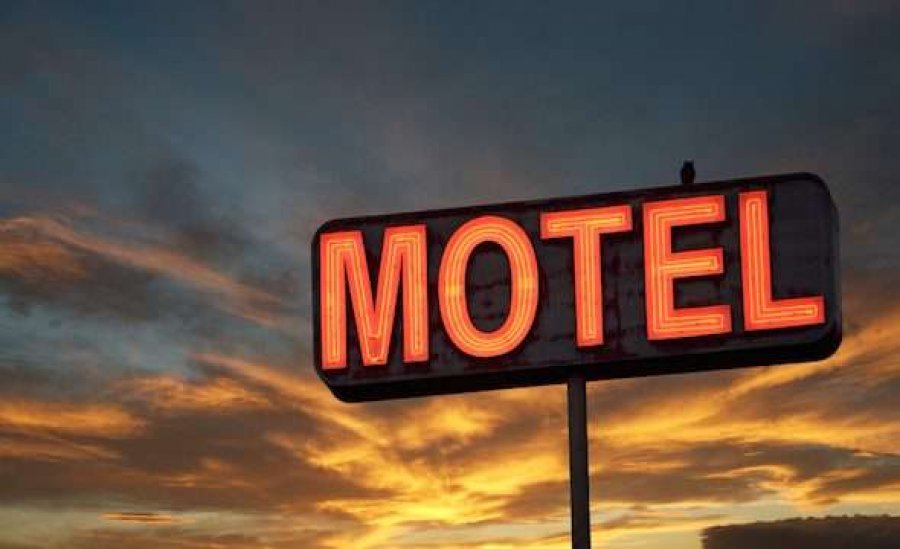  Kllokot: Dhunohet një vajzë e mitur në një motel
