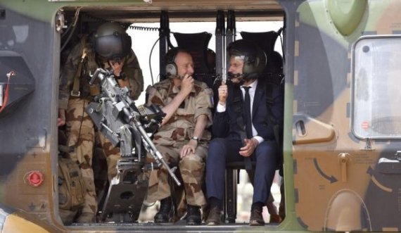 Franca ia dënoi djalin e presidentit, shteti afrikan ia ndalon helikopterin me 6 ushtarë